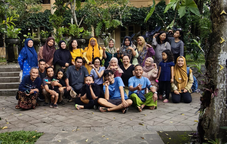 “Writing Camp” dan “Citizen Platform Consolidation” di Salatiga
