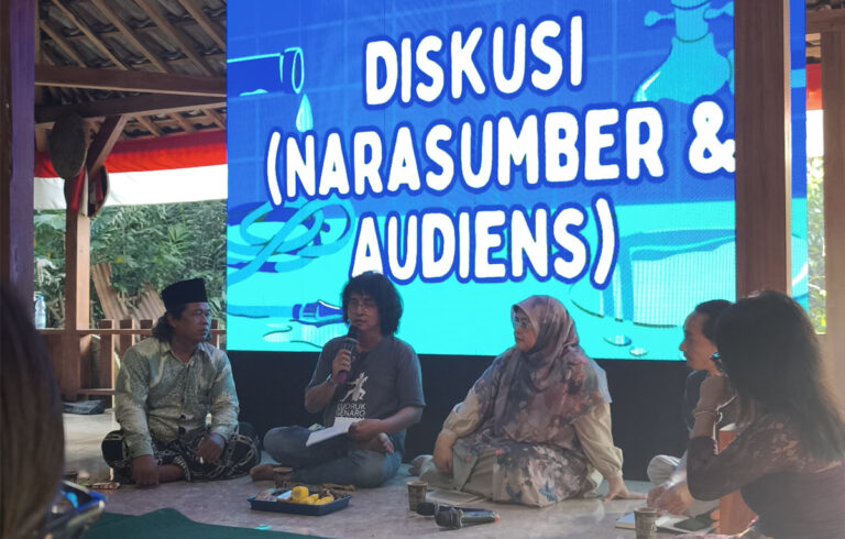 Merawat Lingkungan: Mitos, Perayaan, dan Masyarakat Majemuk*